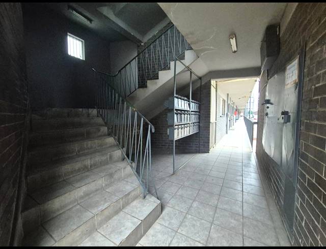 2 BEDROOM FLAT FOR SALE IN THREE RIVERS